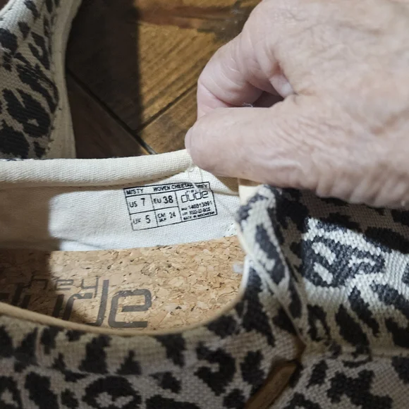 Hey Dude Leopard Print Ladies Slip-On Shoes - Picture 4 of 6